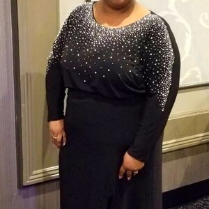 Elegant Black Dress with Rhinestone Detailing